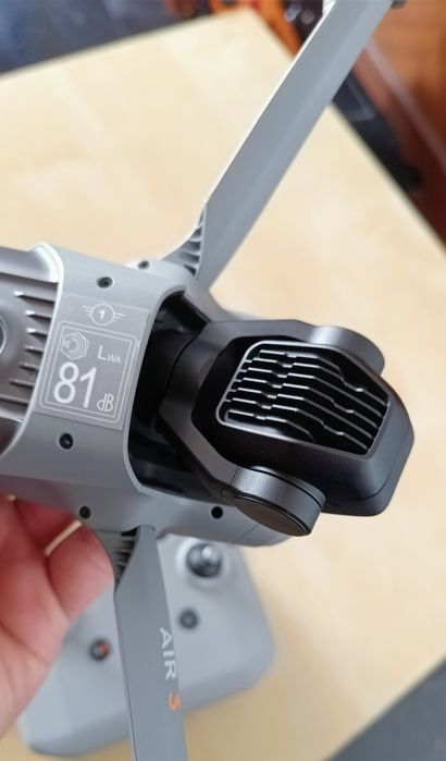 Drones  DJI AIR 3512800883800156162