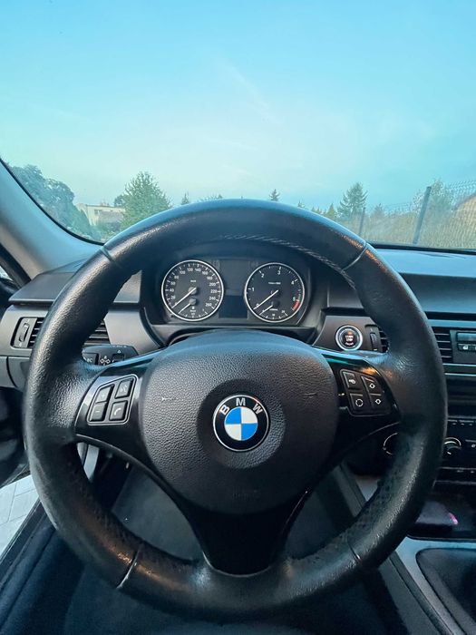 Samochód BMW e90 320d