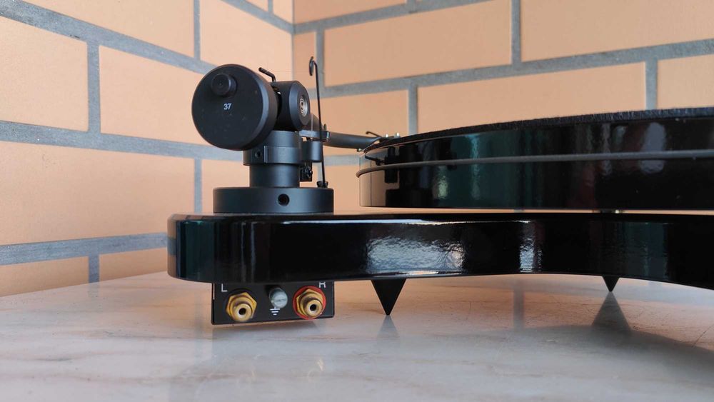Giradiscos - Pro-Ject - RPM 1.3 Genie - Bom Estado