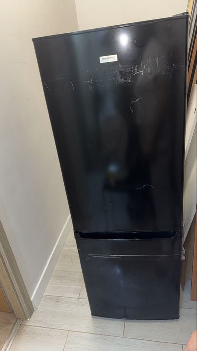 Холодильник б/у  в новому стані