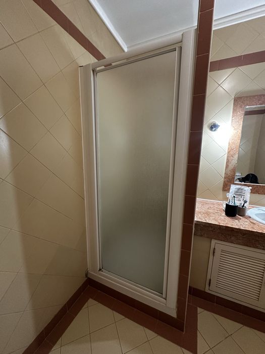 Base de duche e porta de vidro