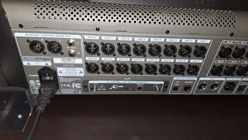 Mesa de mistura Behringer X32