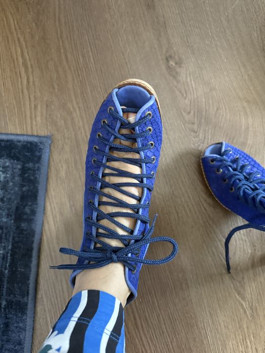 Sapatos 36 com atilhos marca zilian