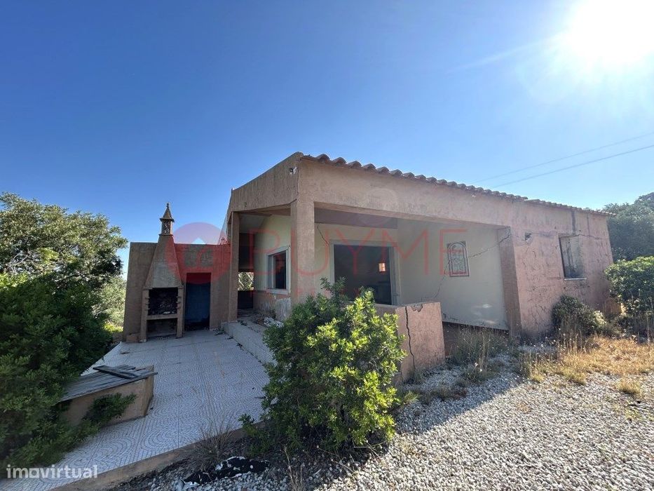 Moradia para Restaurar em Gorjões, Santa Bárbara de Nexe