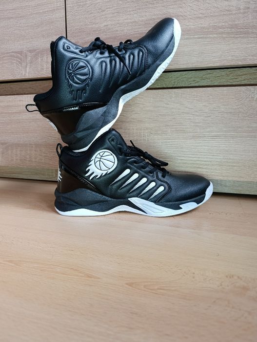 Nowe buty sportowe
