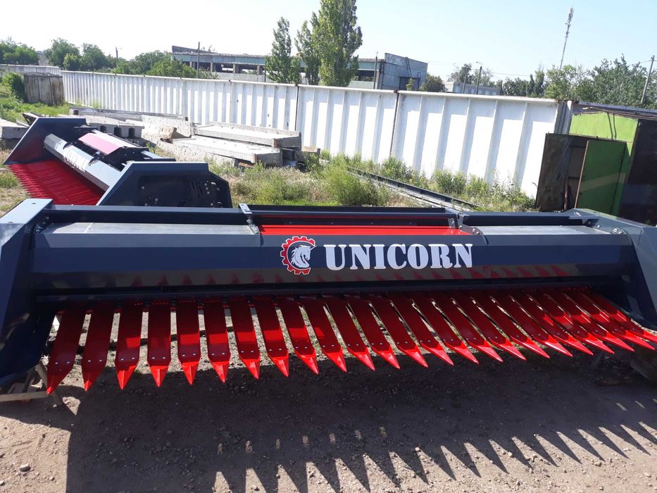Жатка для соняшника UNICORN. Жатка для  подсолнечника ЖСН-6\7,4\9,1