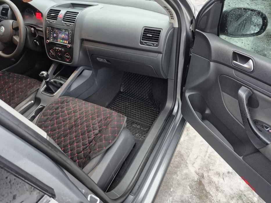 В продаже гольф пятый