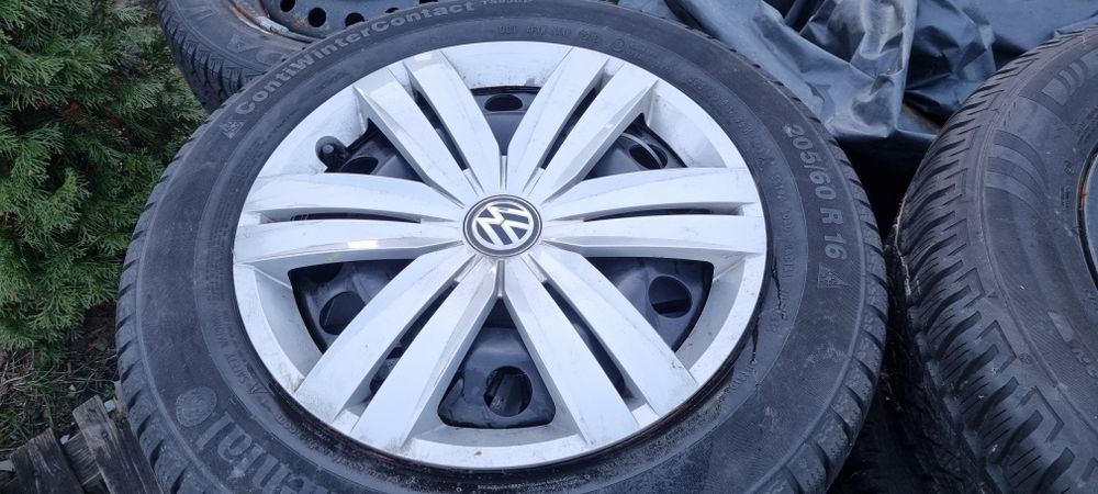 Komplet felg  z oponami 205/60 R16 VW Audi zimowe