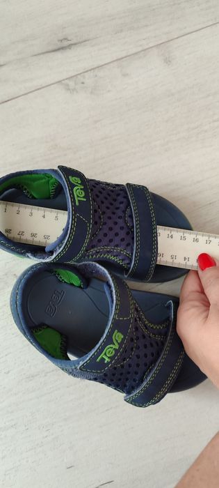Дитяче літнє взуття Crocs c 8-9 i босоніжки teva