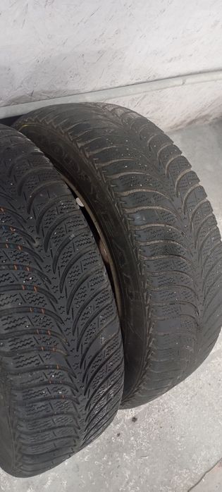 Продам два колеса в зборі r15. 4* 114*3 goodyear.