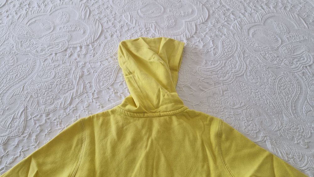 Casaco Gap Kids amarelo, tamanho 12 anos