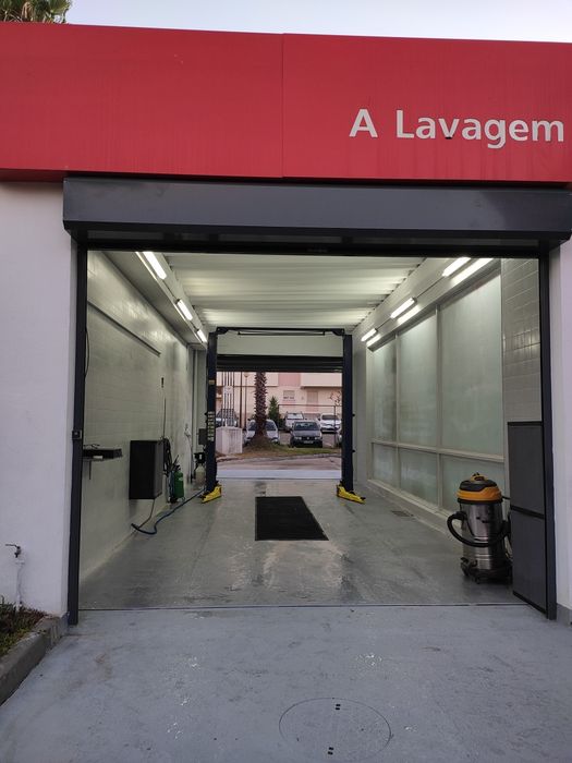 Trespasse loja de lavagem e servicos rapidos a funcionar.