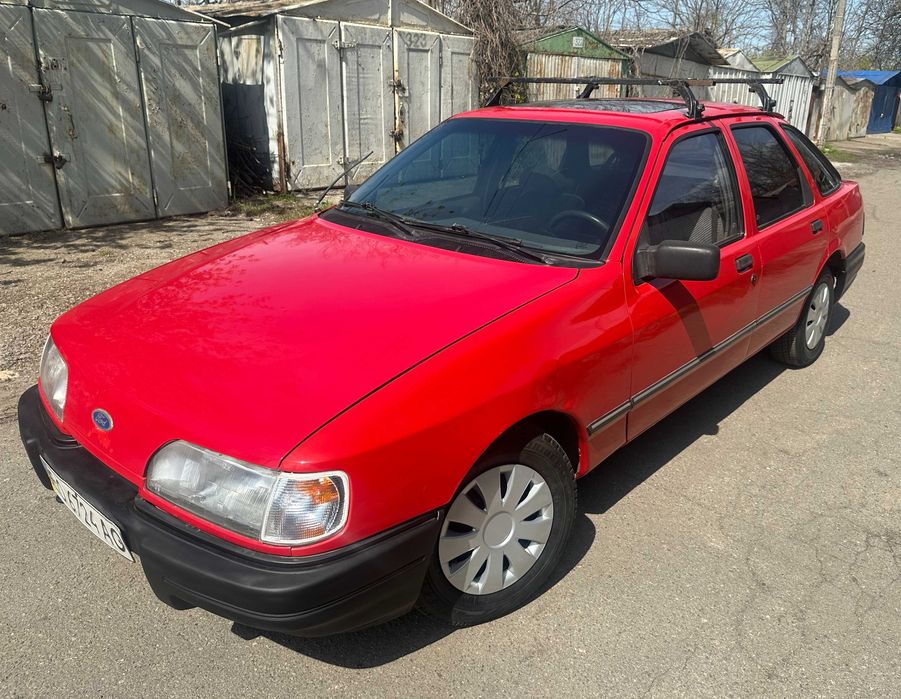 Ford Sierra в отличном состоянии Газ-бензин