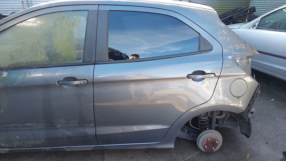 Porta trás esquerda FORD Ka+