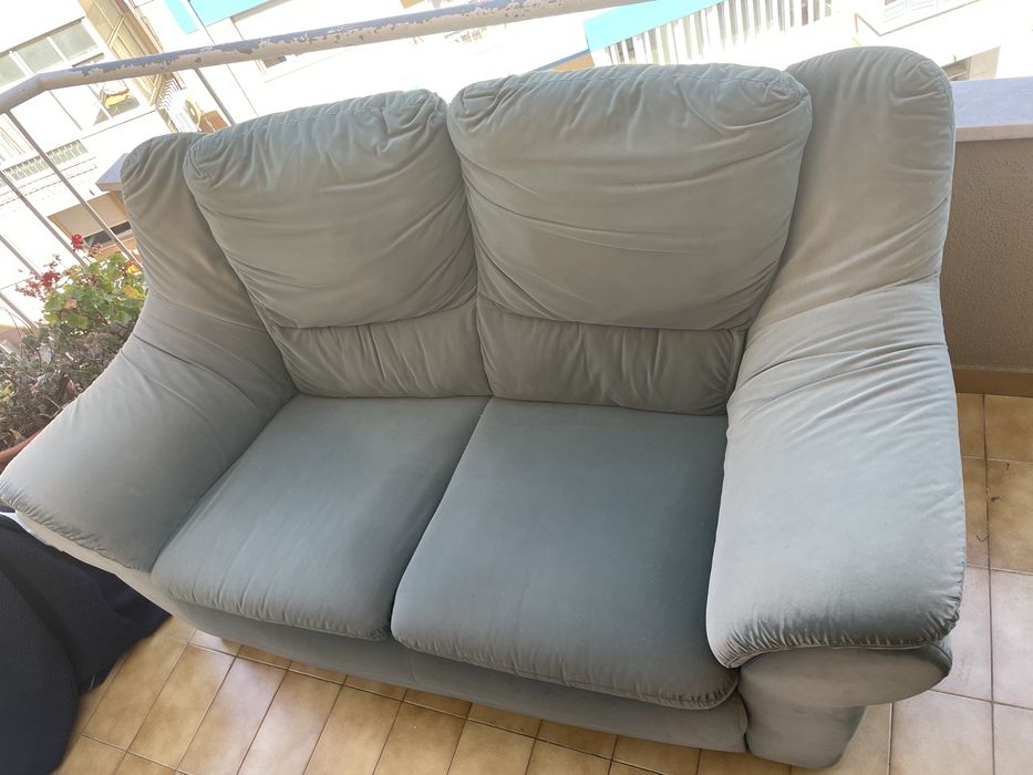 Sofá verde com molá