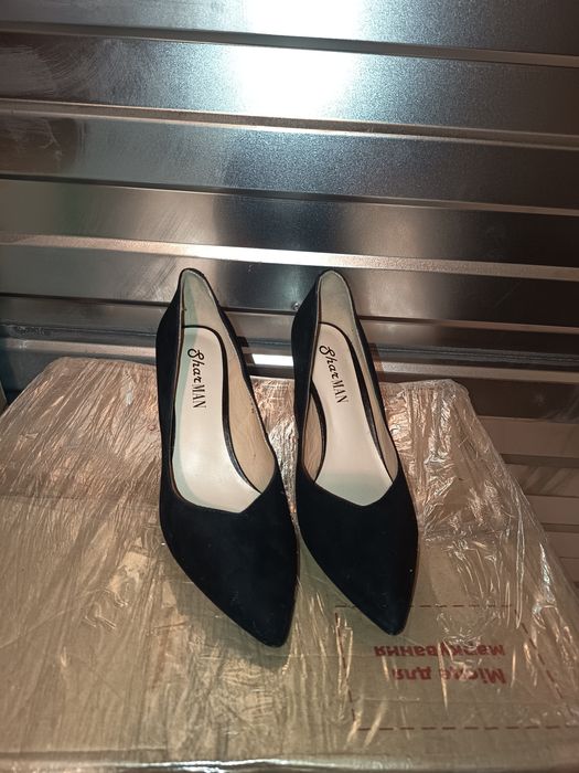 Новые замшевые туфли на каблуке, натуральная кожа, 37 размер