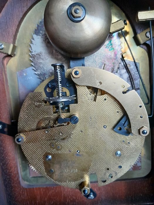 Zegar kominkowy z fazami księżyca