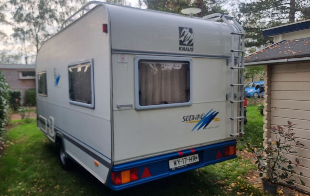 przyczepa kempingowa Knaus440,4 os. z przedsionkiem,2000r,DMC1200kg