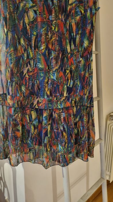 Vestido colorido às flores  Ricardo Santiago Barcelona