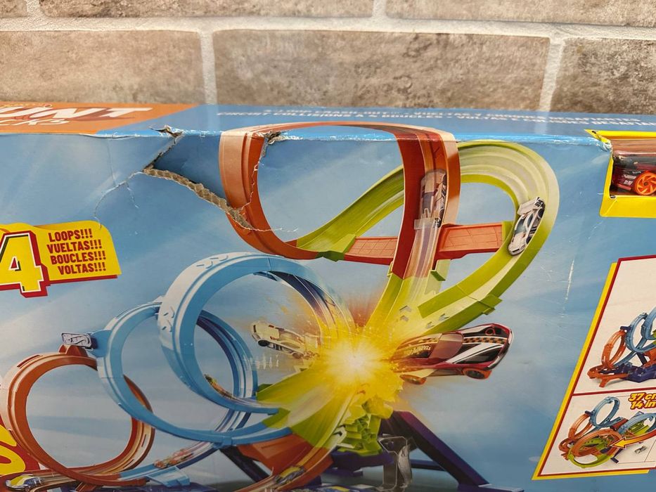 Трек Hot Wheels Action Шалені віражі та петлі