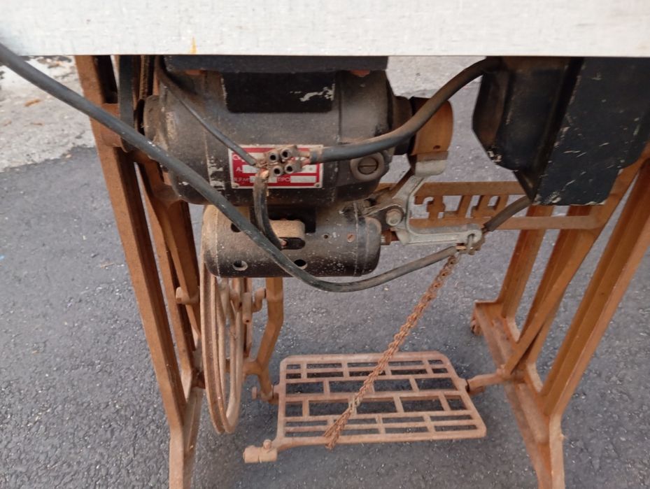 Máquina de costura profissional