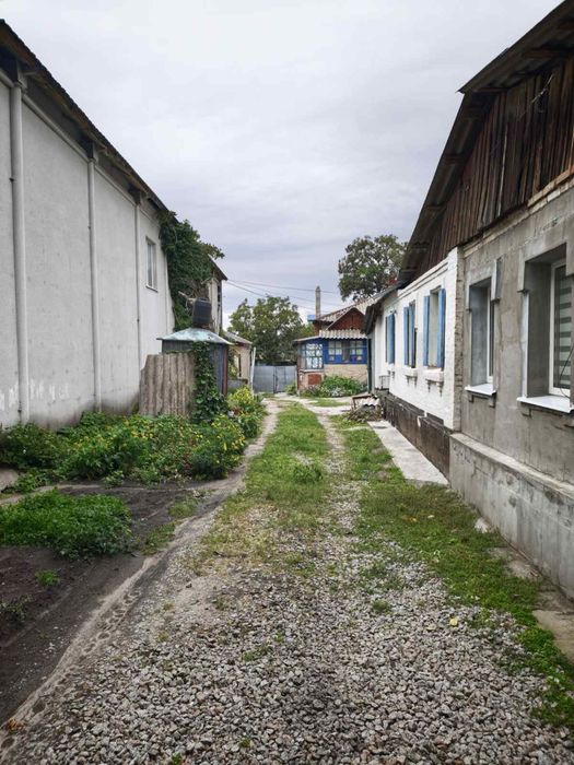 Частина будинку , дві кімнати
