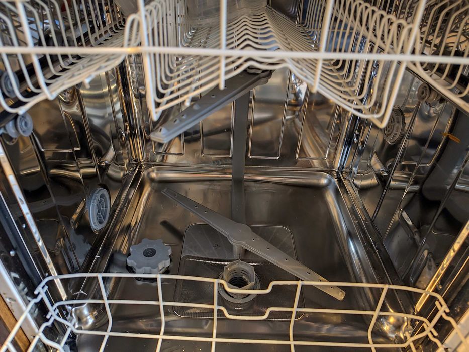 Máquina de lavar loiça - como nova - estado 9 em 10!