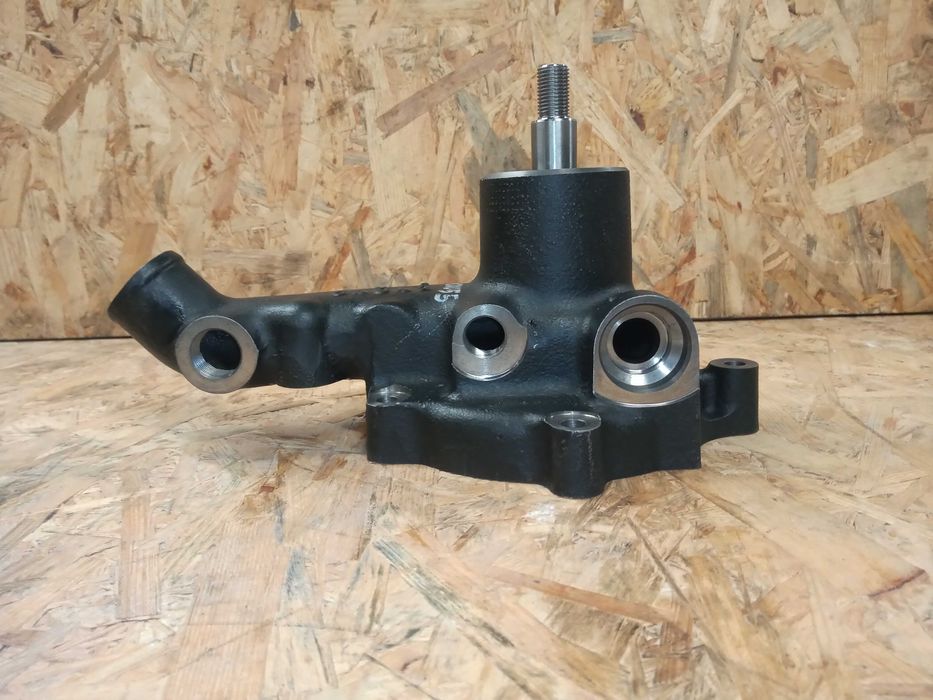 Pompa wody Valtra Valmet Sisu