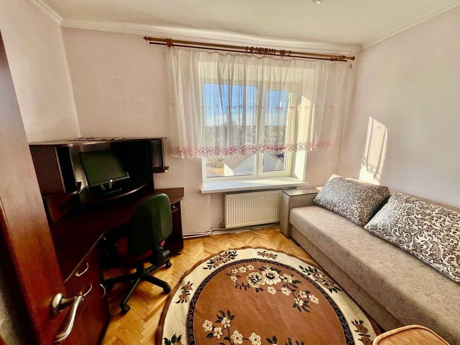 Продається 3-кімнатна квартира. Чортків