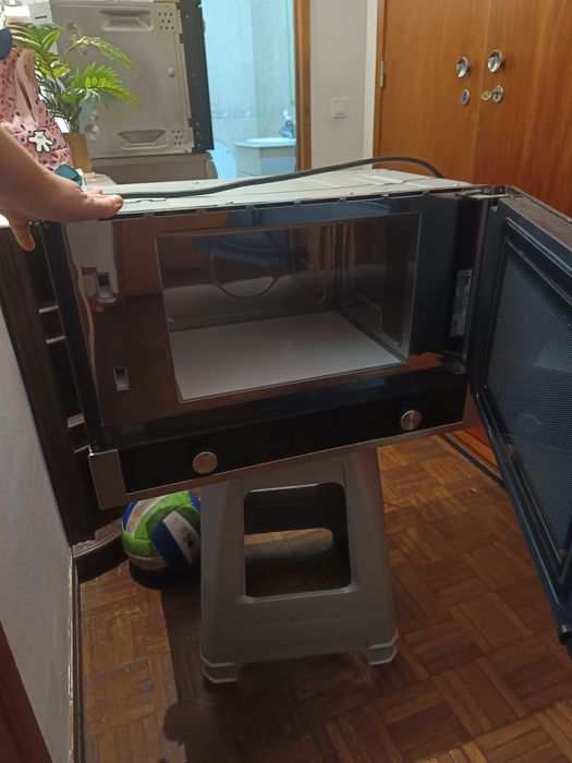 Microondas/ máquina lava loiça