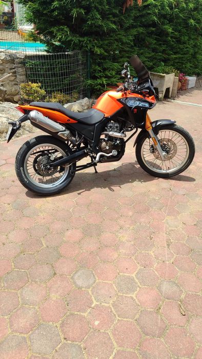 Um dsr 125 adventur tt