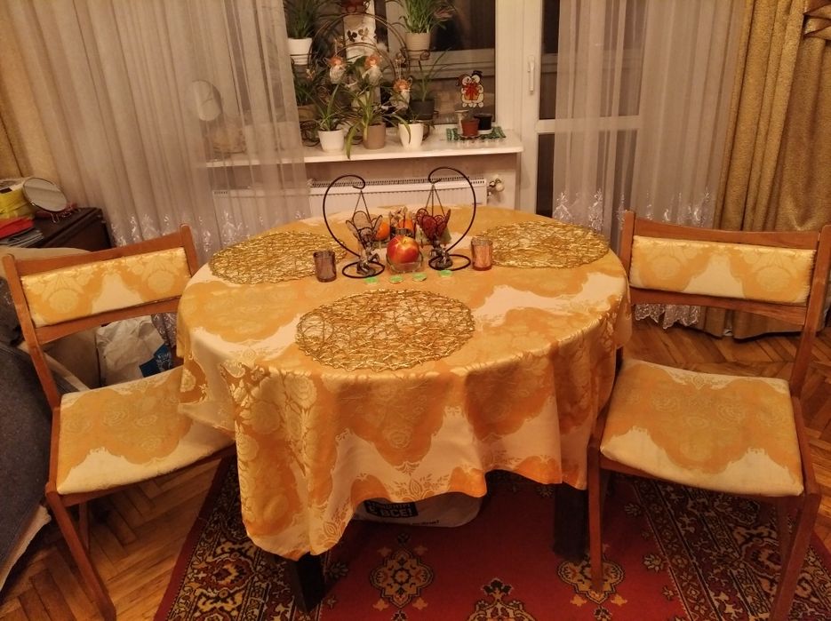 Пять стульев = 750 грн & скатерть в ПОДАРОК