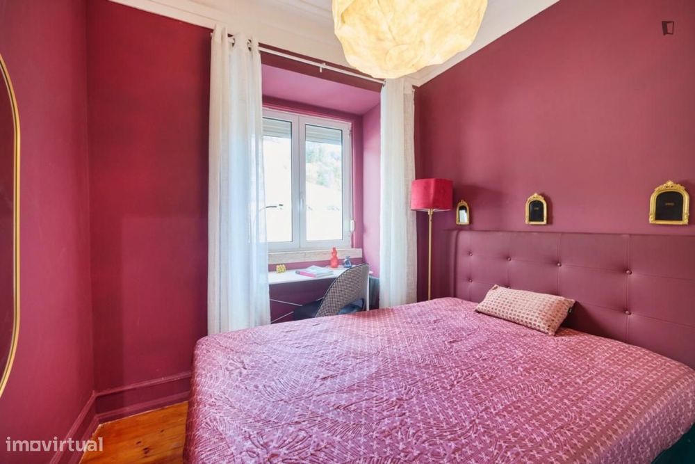 Quarto - localizado em Arroios Lisbon