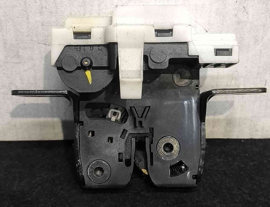 Fechadura / Fecho da Mala 8200076240E - RENAULT MEGANE II