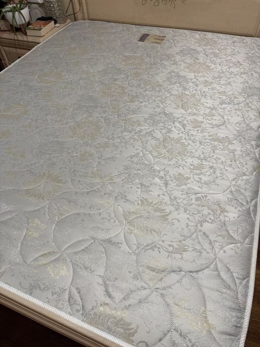 Матрас ортопедический 160*200, высота 19, отличное состояние matroluxe