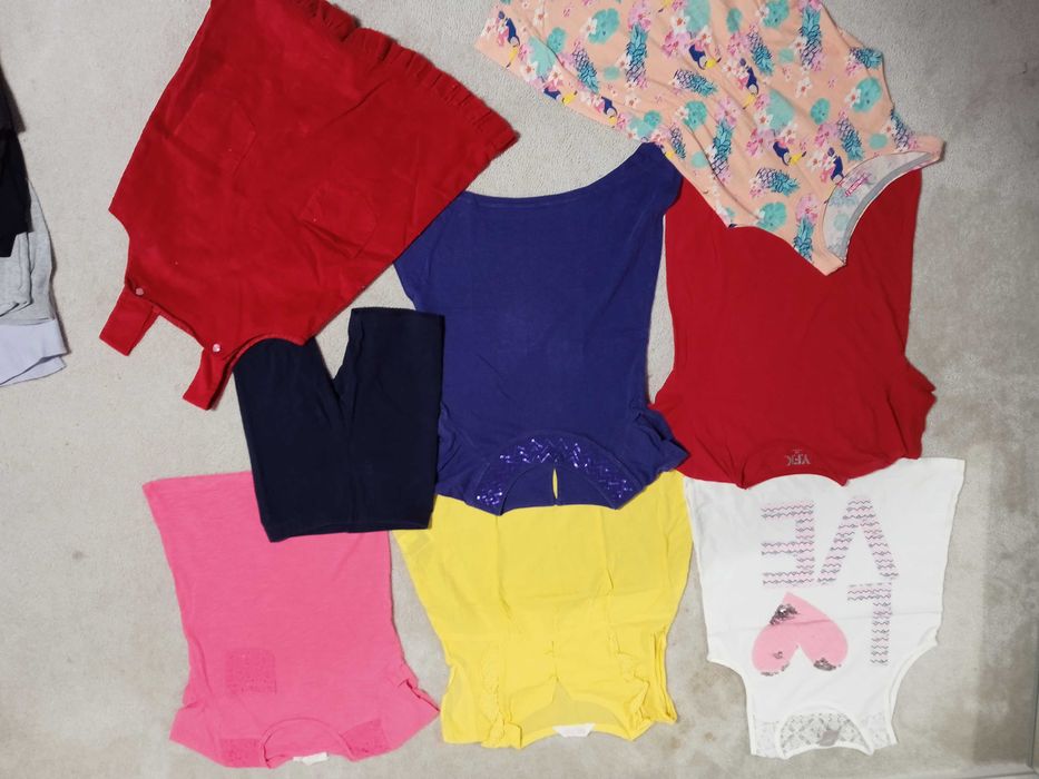 128 dla dziewczynki: swetry, koszulki, bluzki