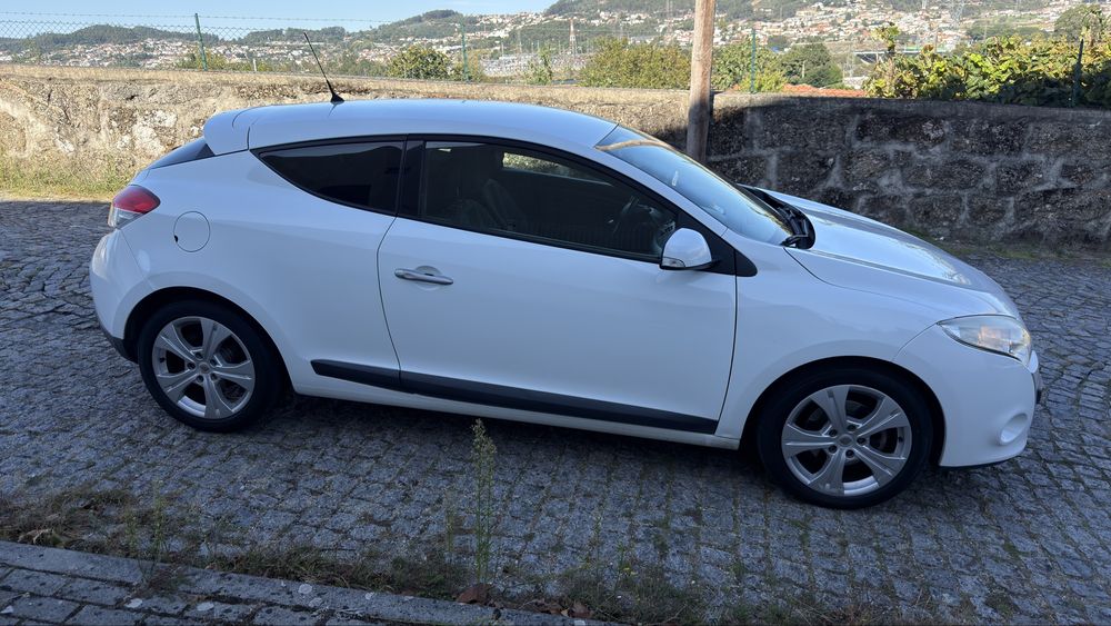 Renaul megane coupe — fotografia 4