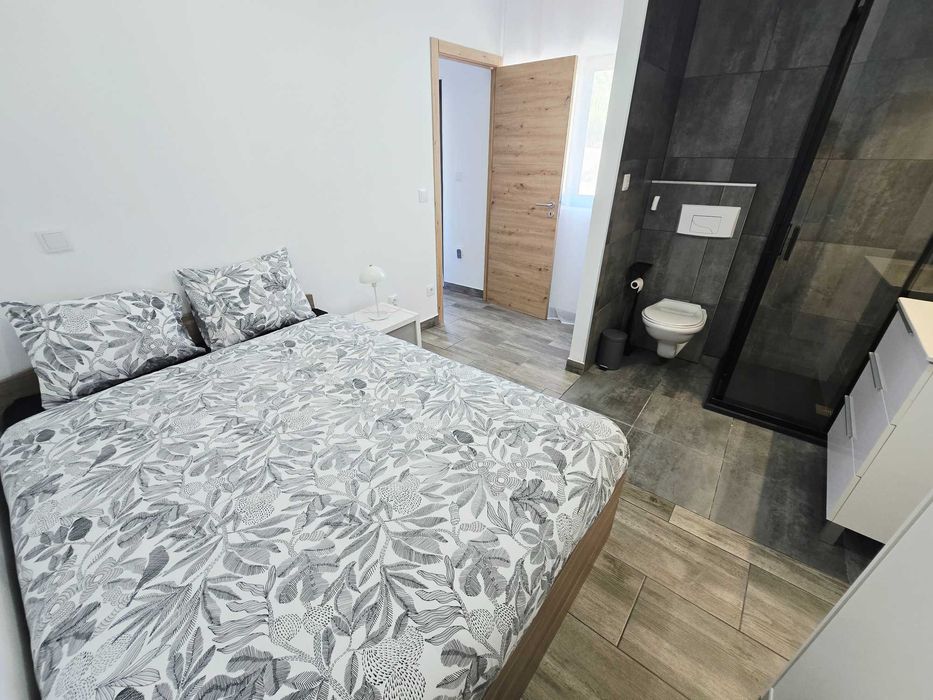 Quarto mobilado com WC privativo I SÃO FELIX DA MARINHA I 550 € TUDO INCLUÍDO