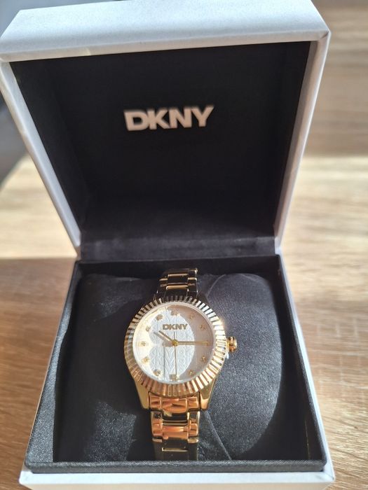 DKNY zegarek damski złoty elegancki
