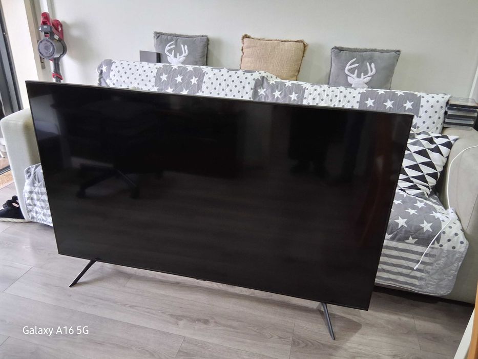 Tv Samsung Smart TV. com um painel LCD de resolução 4K, com 65''