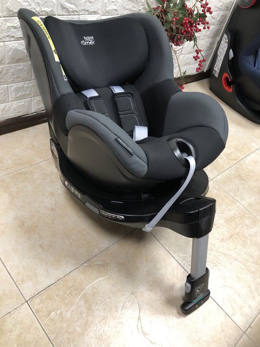 Автокрісло Britax Römer DUALFIX M i-SIZE Група 0+/1 (0-18 кг) 360