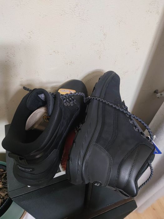 Продам мужские ботинки Sketchers