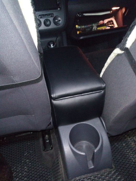 Подлокотник Renault/Dokker/Duster/Lodgy/Logan/Megane