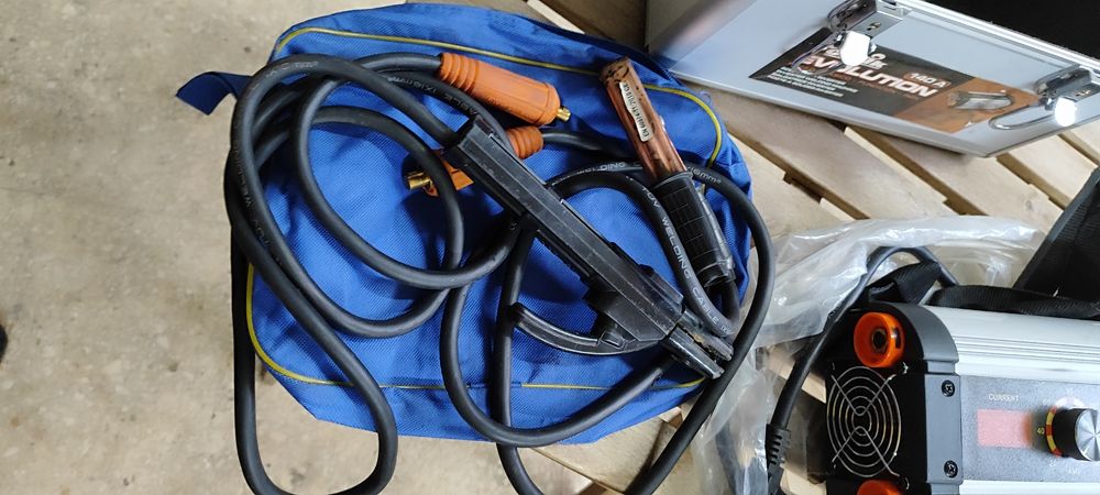 Máquina de Soldar Inverter CEVIK EVOLUTION 140 A - Nova!