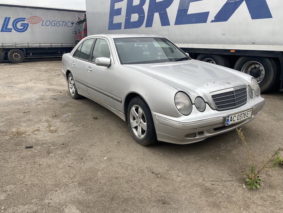 Mercedes-Benz w210