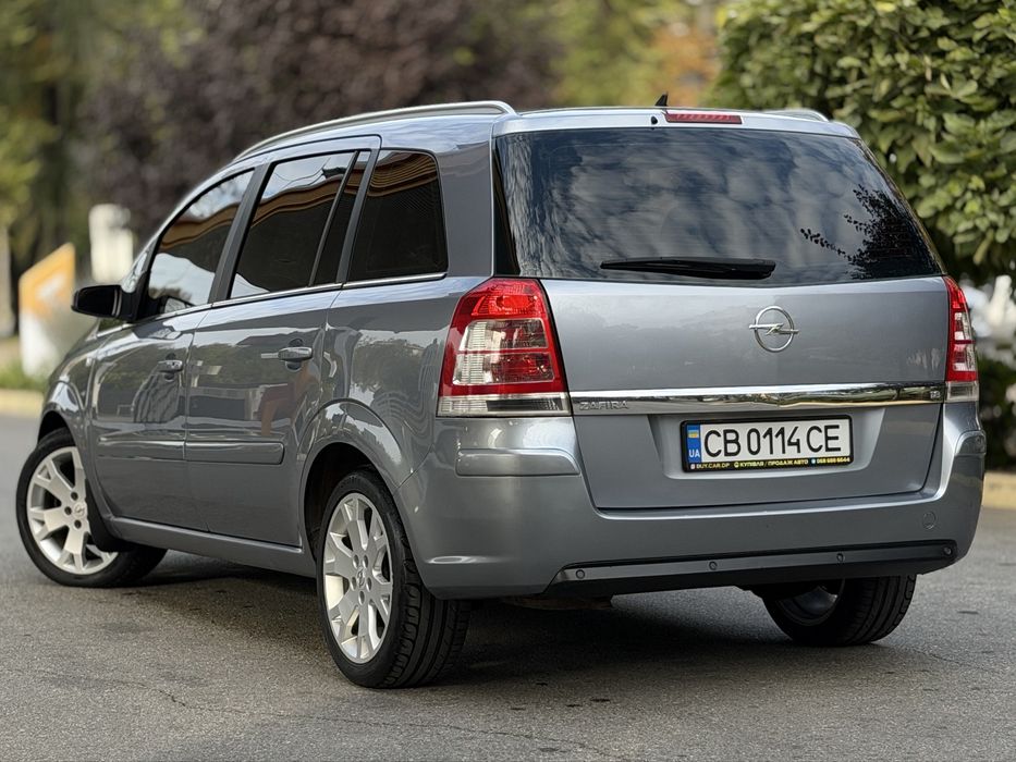 Opel Zafira A/T 1.8л