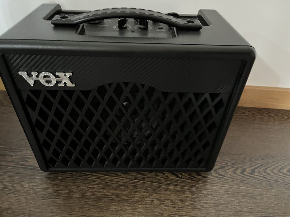 Guitarra elétrica vintage V100BLK