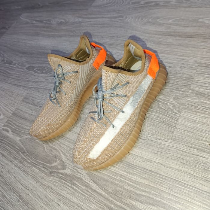 Кросівки Adidas Yeezy Boost 350 V2 Tail Light