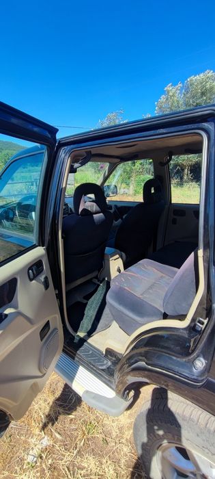 Nissan Terrano II - 7 lugares - Ano 2000