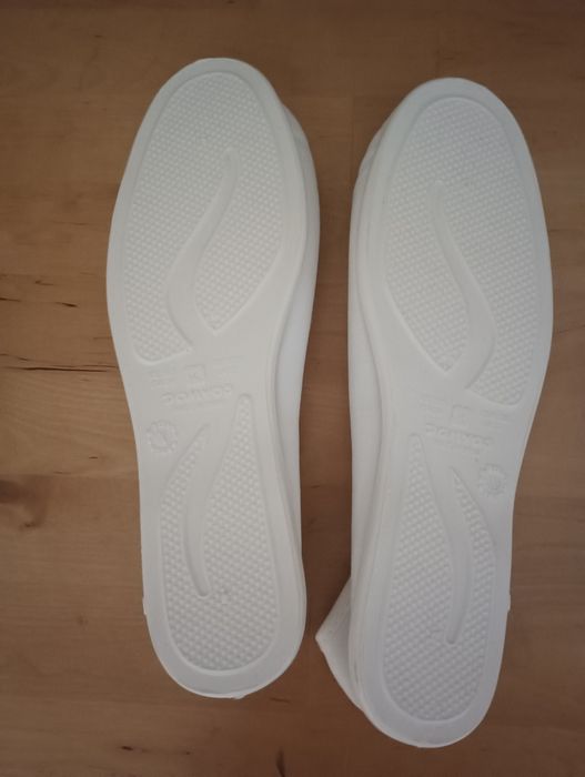 Sapatilhas de ginástica em branco